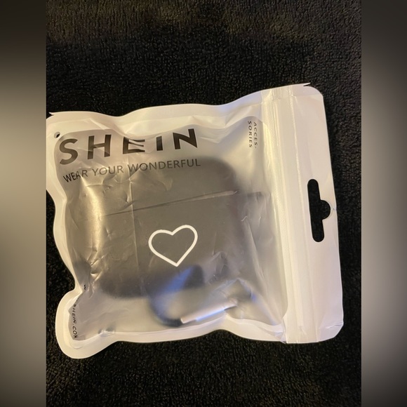 SHEIN Other - *NWT* AirPods case